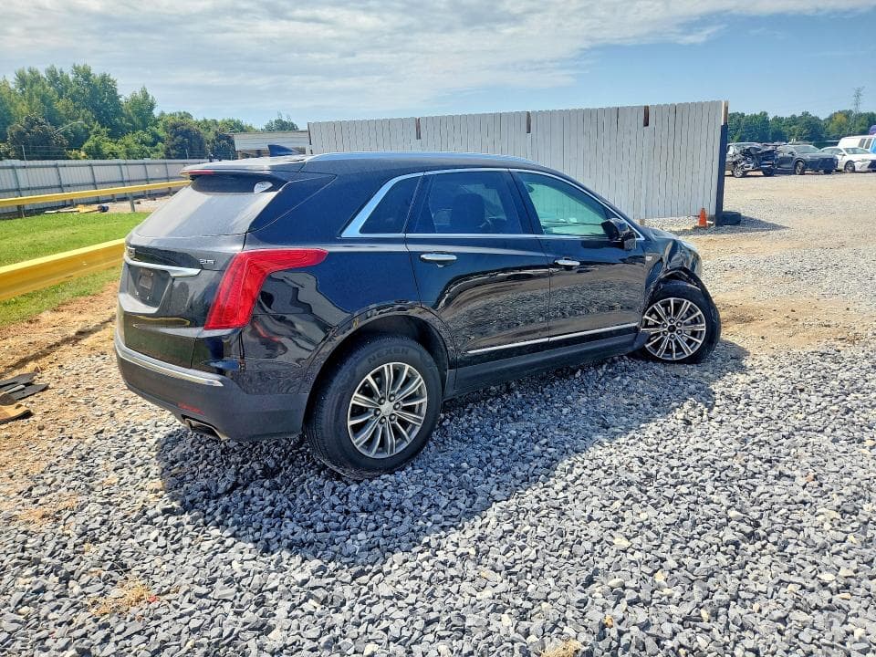 2017 CADILLAC XT5 3