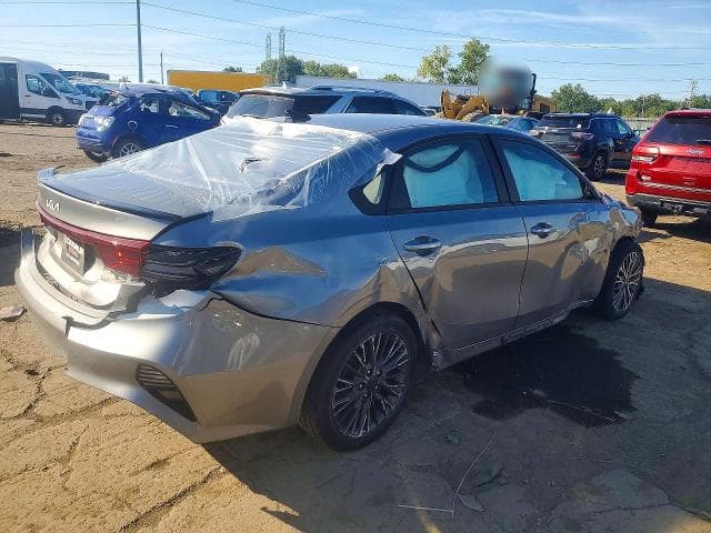 2022 KIA FORTE GT LINE 3