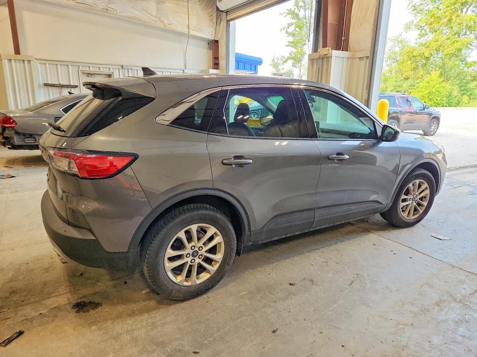 2021 FORD ESCAPE SE 3