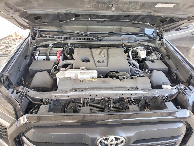 2025 TOYOTA TUNDRA SR 11