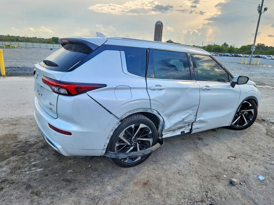 2023 MITSUBISHI OUTLANDER SEL 3