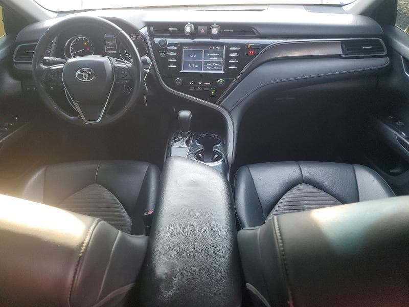 2020 TOYOTA CAMRY SE 8