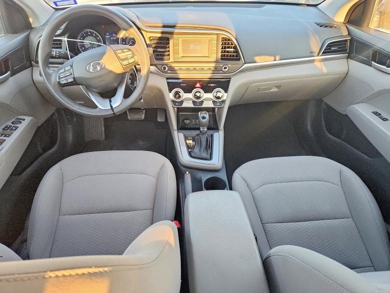 2019 HYUNDAI ELANTRA SE 8