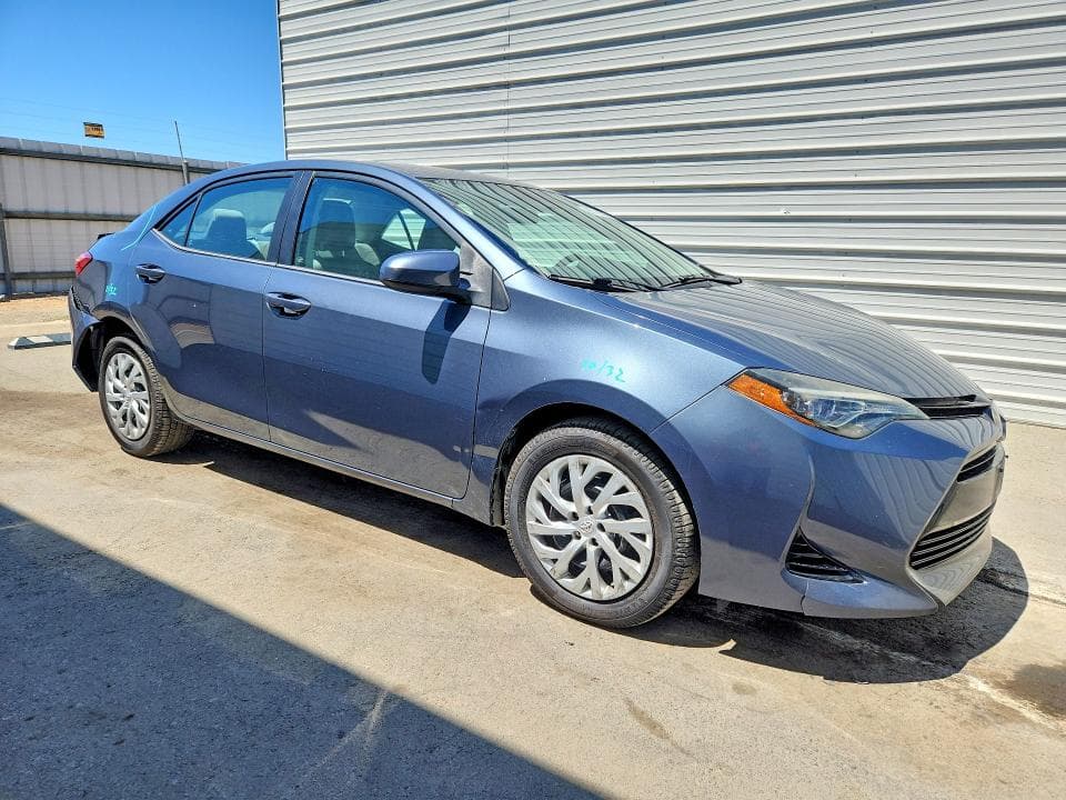 2017 TOYOTA COROLLA LE 4