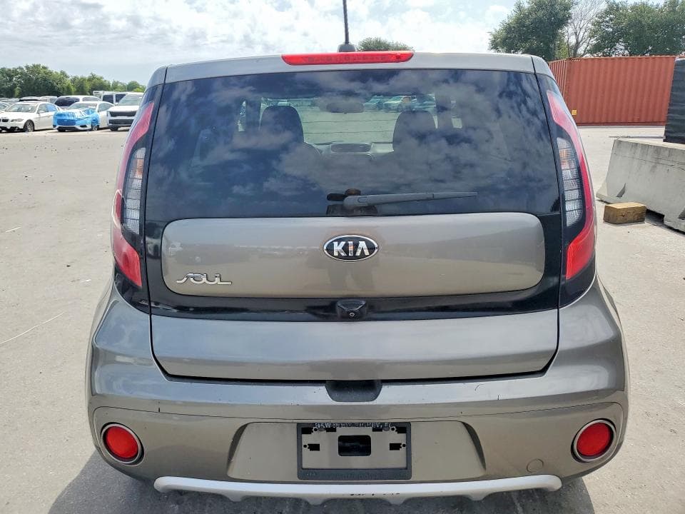 2017 KIA SOUL + 6