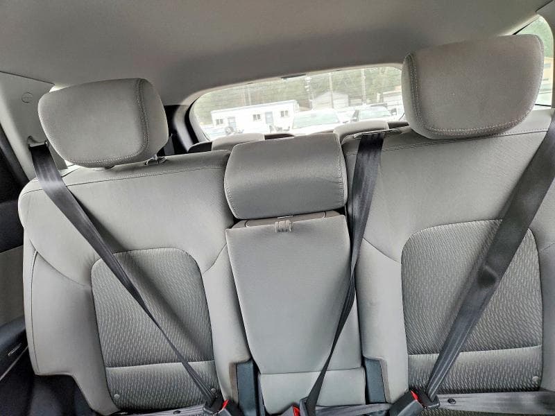 2017 HYUNDAI SANTA FE SE 10