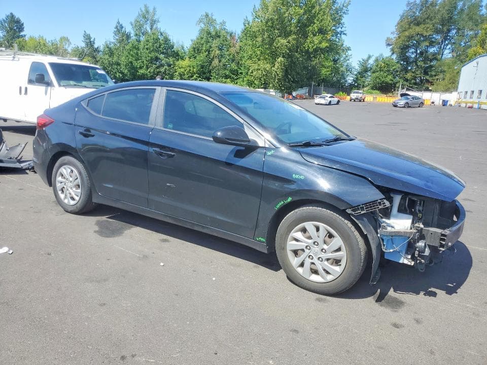 2019 HYUNDAI ELANTRA SE 4