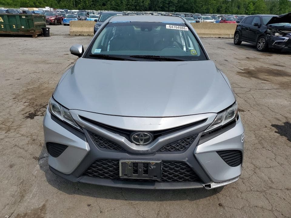 2020 TOYOTA CAMRY SE 5