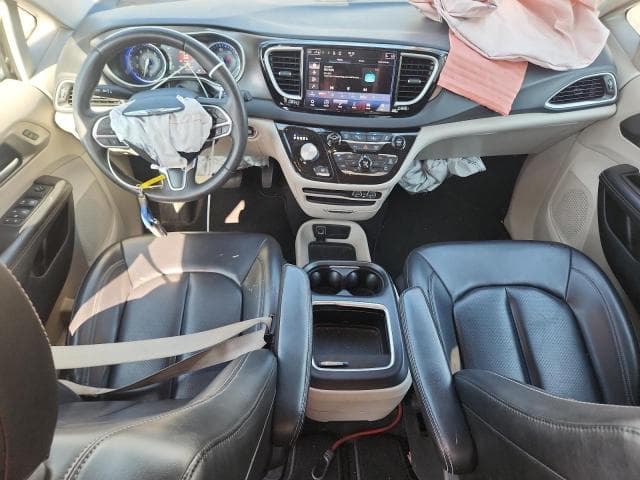 2023 CHRYSLER PACIFICA TOURING L 8