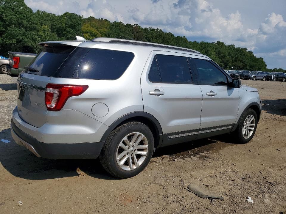 2017 FORD EXPLORER XLT 3