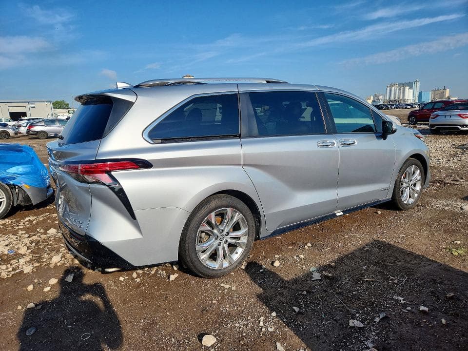 2021 TOYOTA SIENNA PLATINUM 7-PASSENGER 3