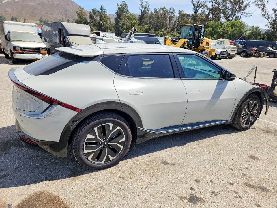 2022 KIA EV6 WIND 3