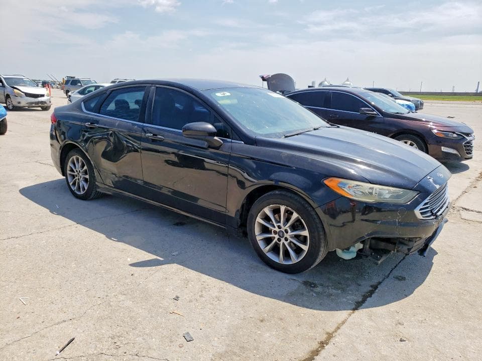 2017 FORD FUSION SE 4