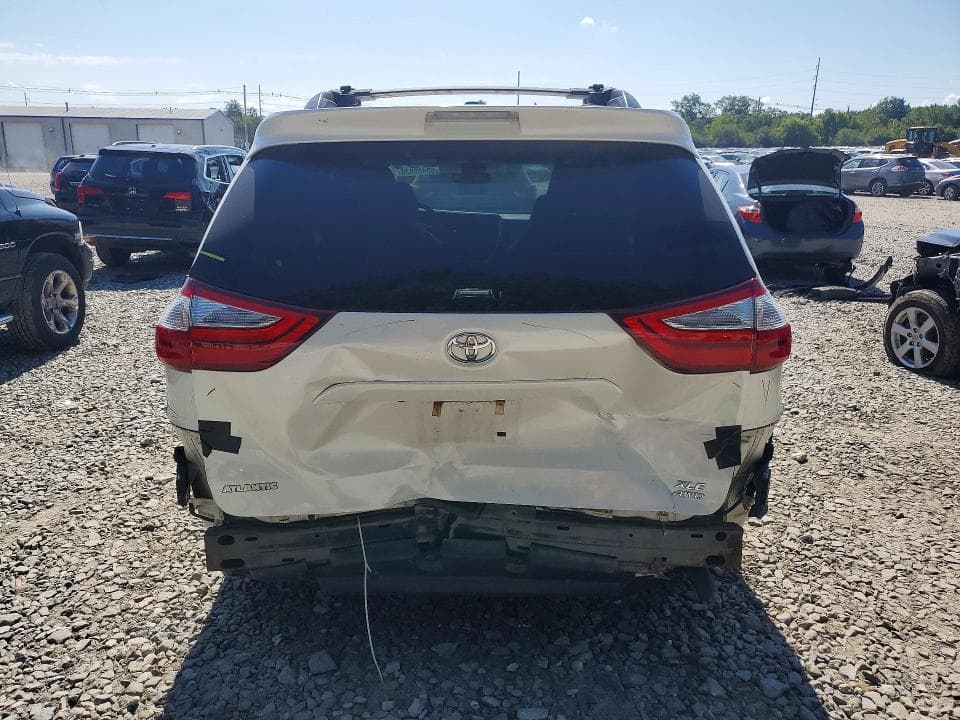 2017 TOYOTA SIENNA XLE 7-PASSENGER 6