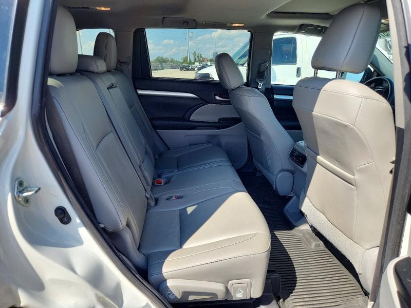 2017 TOYOTA HIGHLANDER XLE 11