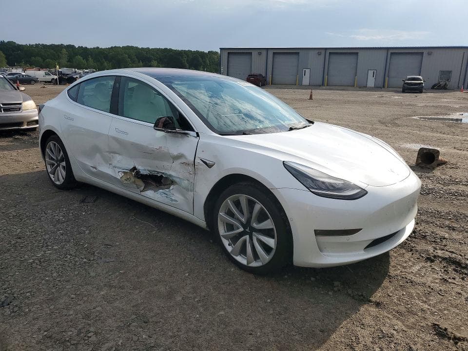 2018 TESLA MODEL 3 4