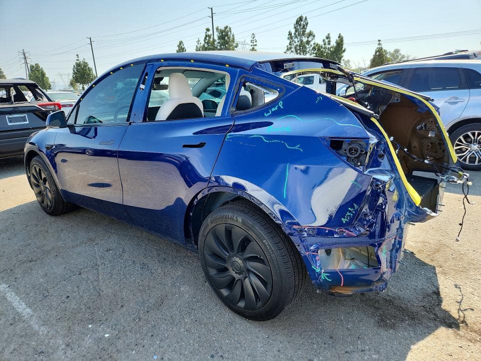 2026 TESLA MODEL Y 2