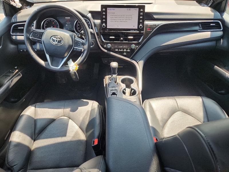 2024 TOYOTA CAMRY XLE 8