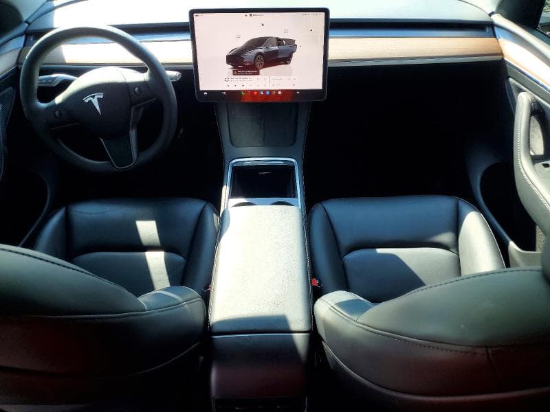2024 TESLA MODEL Y 8