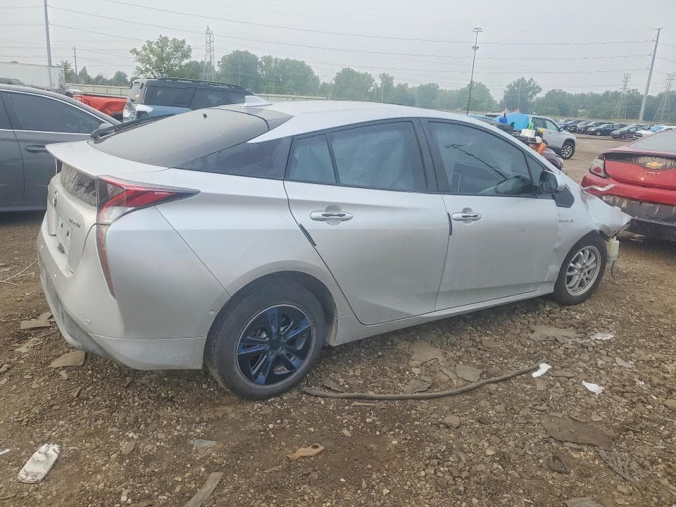 2017 TOYOTA PRIUS THREE 3