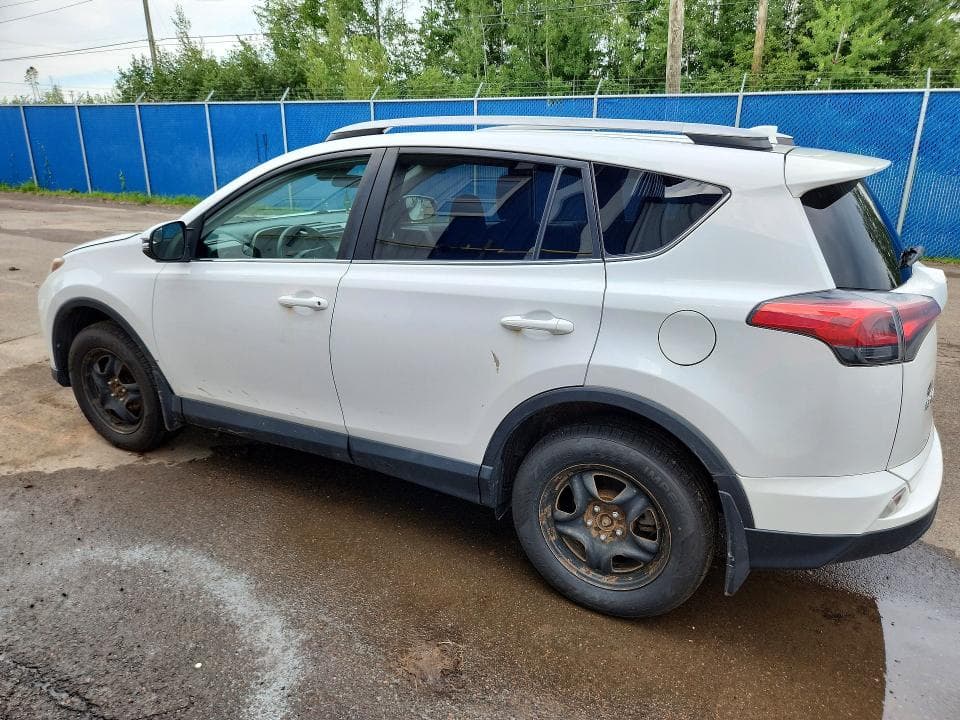 2017 TOYOTA RAV4 LE 2