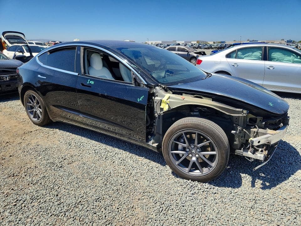 2018 TESLA MODEL 3 4