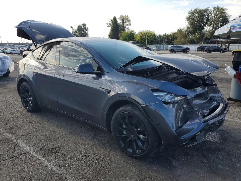 2023 TESLA MODEL Y 4