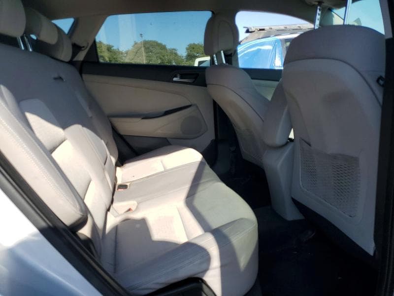 2017 HYUNDAI TUCSON SE 11