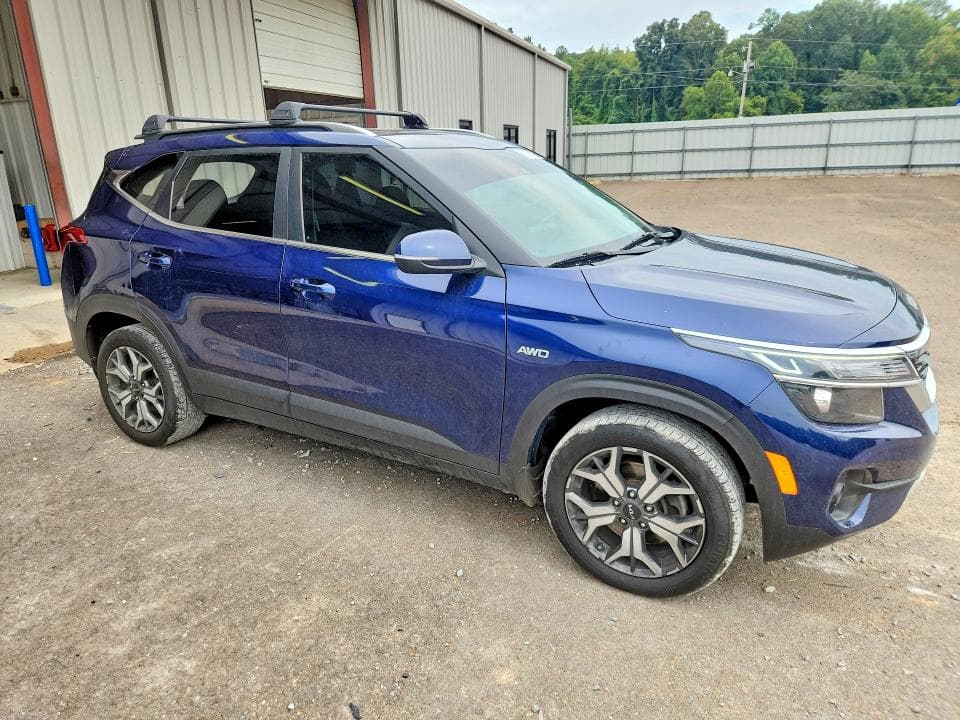 2022 KIA SELTOS EX 4