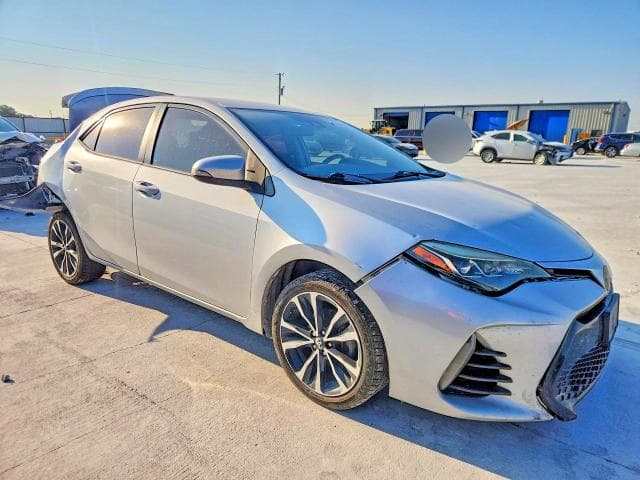 2017 TOYOTA COROLLA SE 4