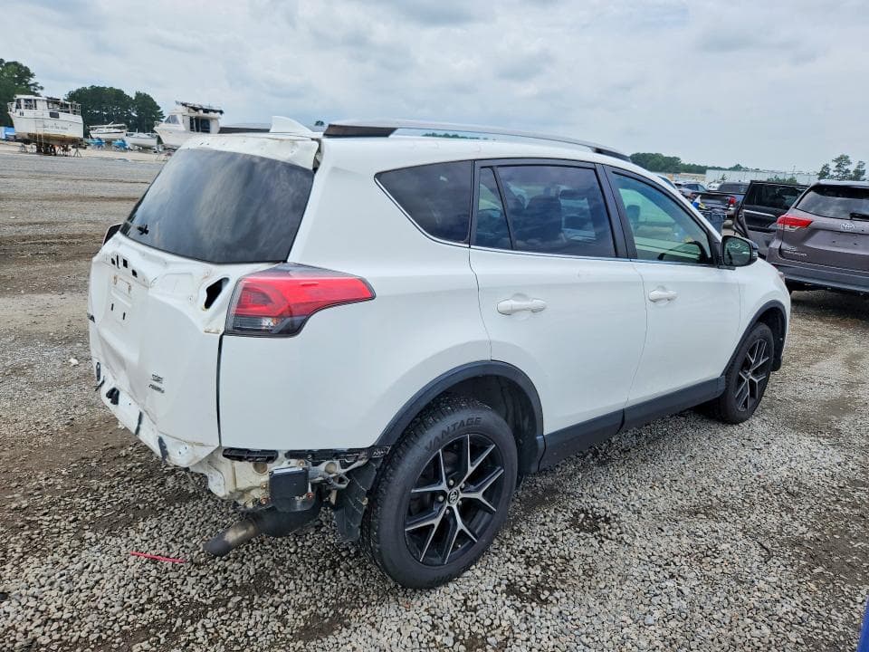 2017 TOYOTA RAV4 SE 3