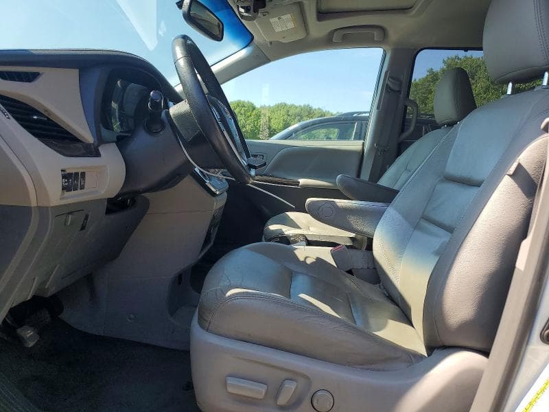 2017 TOYOTA SIENNA XLE 7-PASSENGER 7
