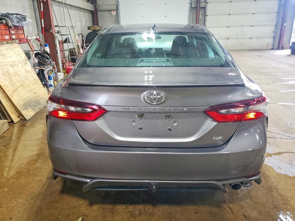 2021 TOYOTA CAMRY SE 6