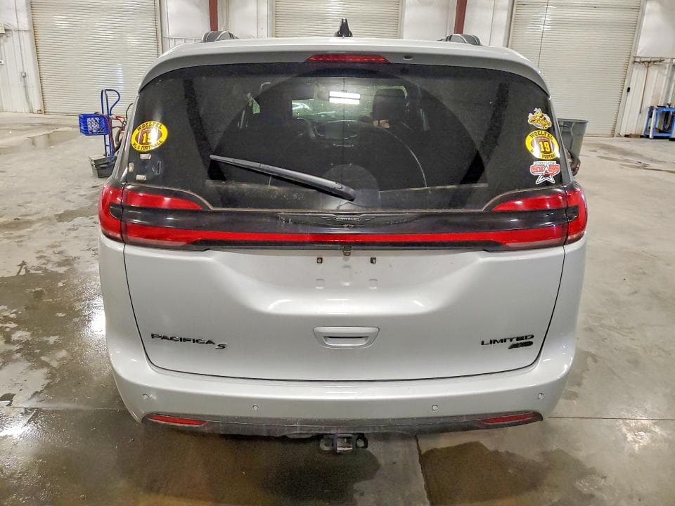 2026 CHRYSLER PACIFICA LIMITED 6