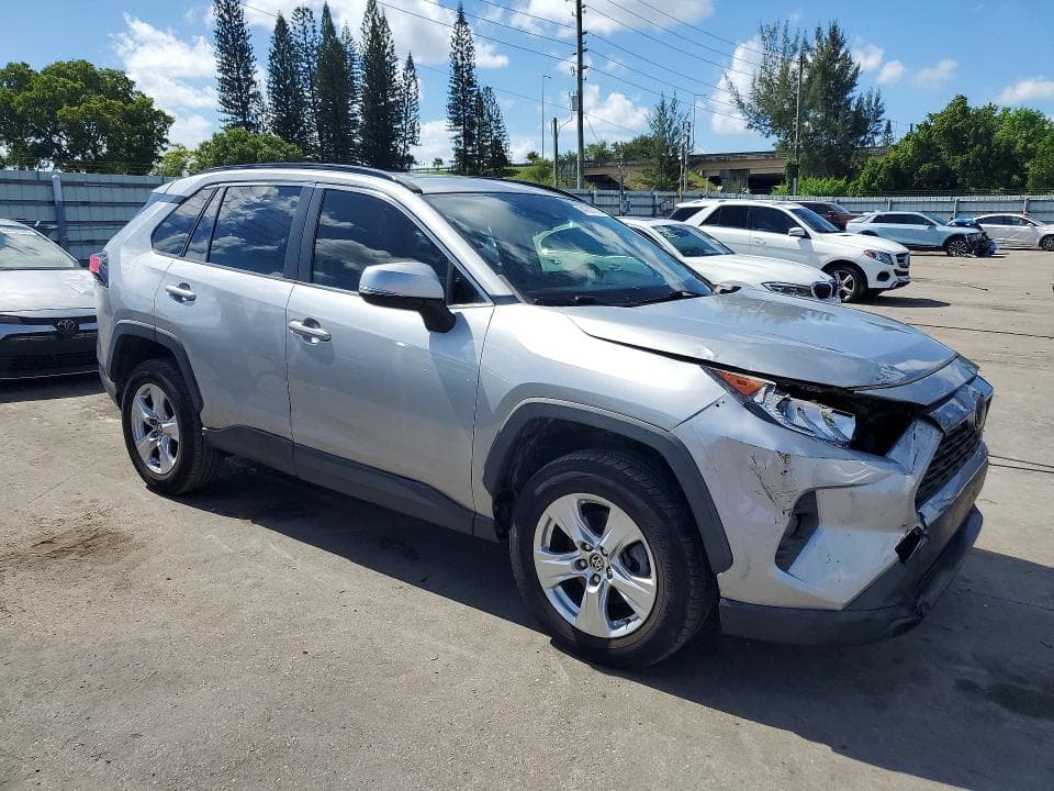 2020 TOYOTA RAV4 XLE 4