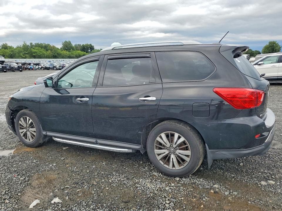 2017 NISSAN PATHFINDER SL 2
