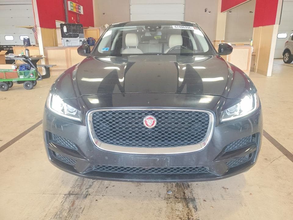 2017 JAGUAR F-PACE PREMIUM 5