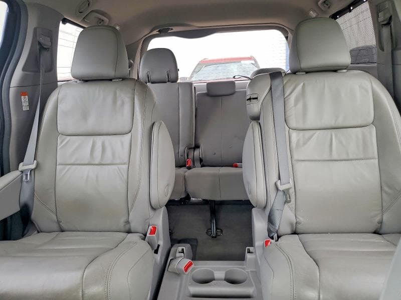 2018 TOYOTA SIENNA XLE PREMIUM 8-PASSENGER 10