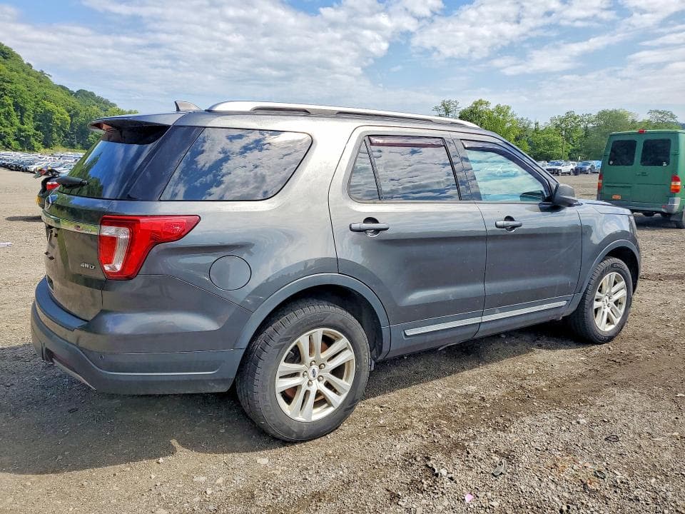 2019 FORD EXPLORER XLT 3