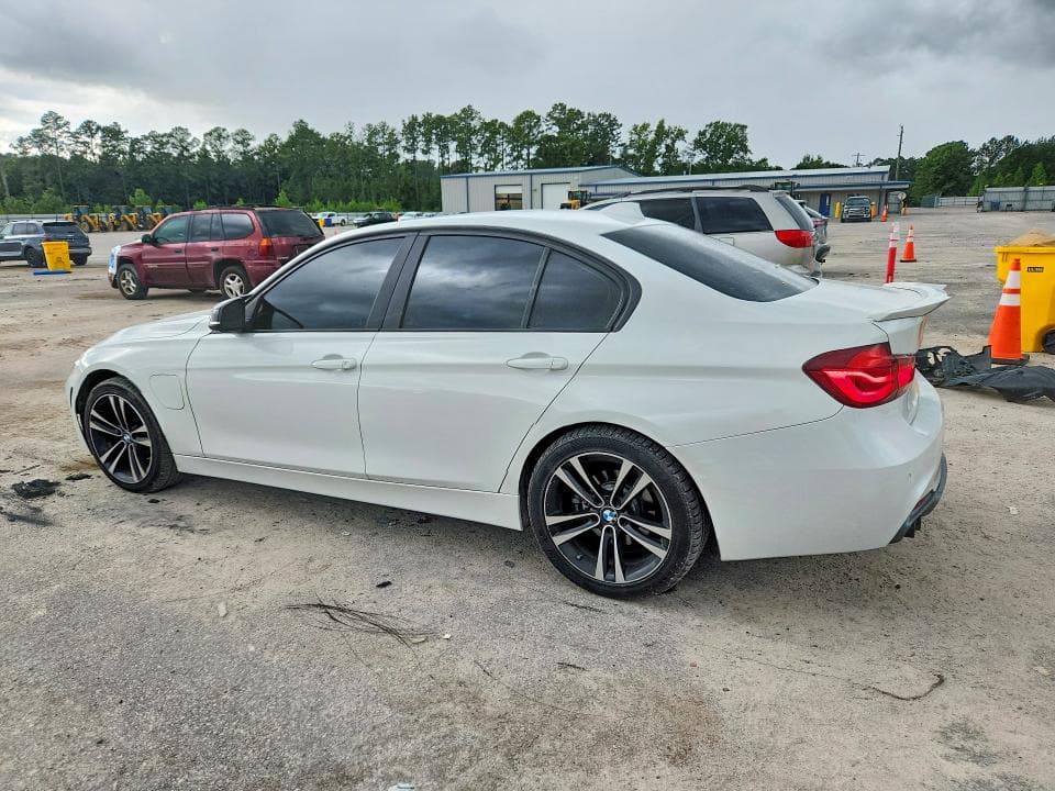 2018 BMW 330E 2