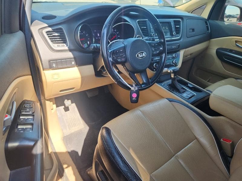 2017 KIA SEDONA LX 8