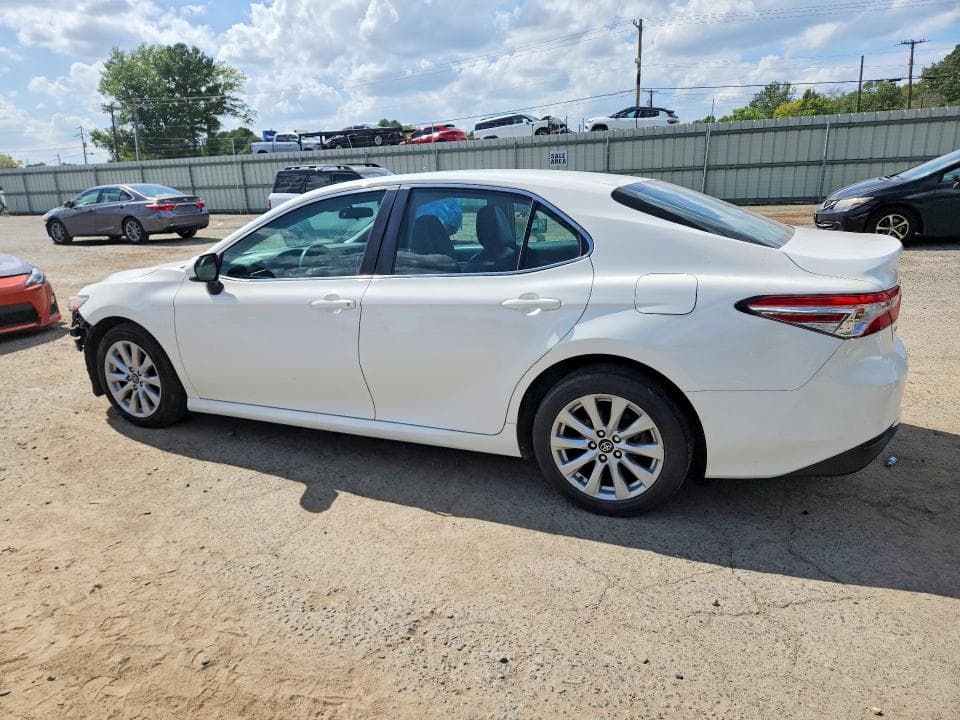 2018 TOYOTA CAMRY LE 2