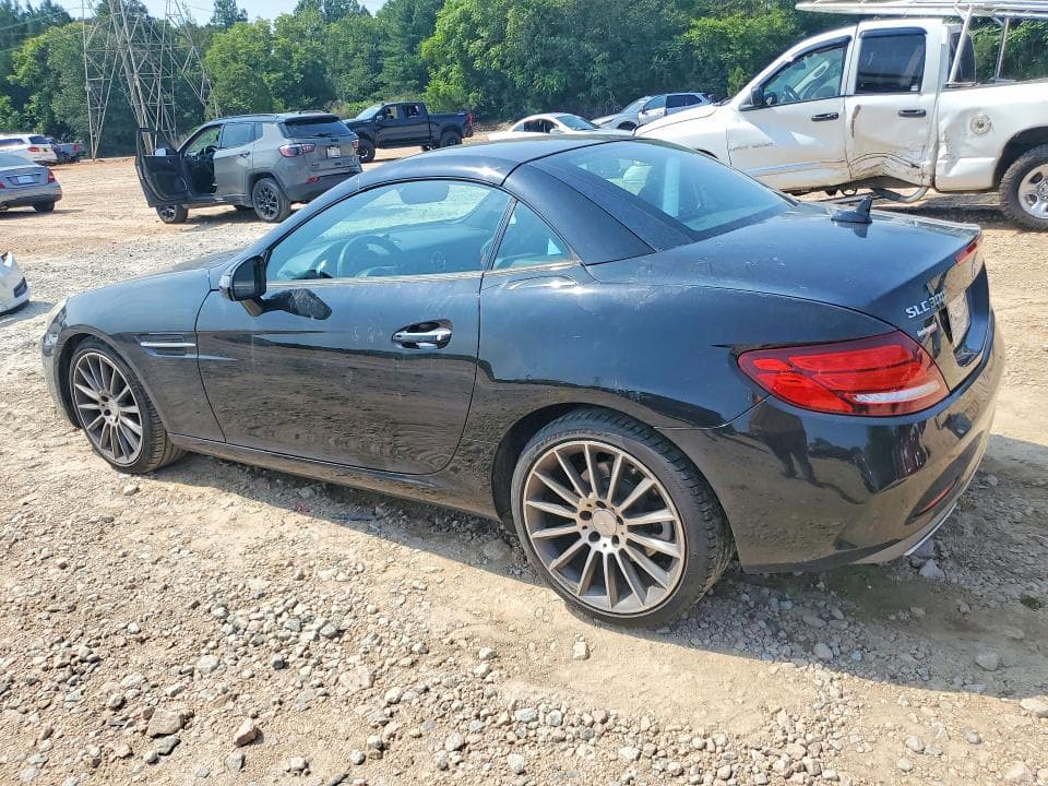 2017 MERCEDES-BENZ SLC 300 2