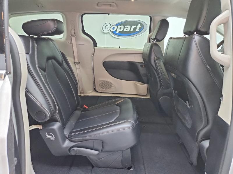 2024 CHRYSLER PACIFICA TOURING L 11