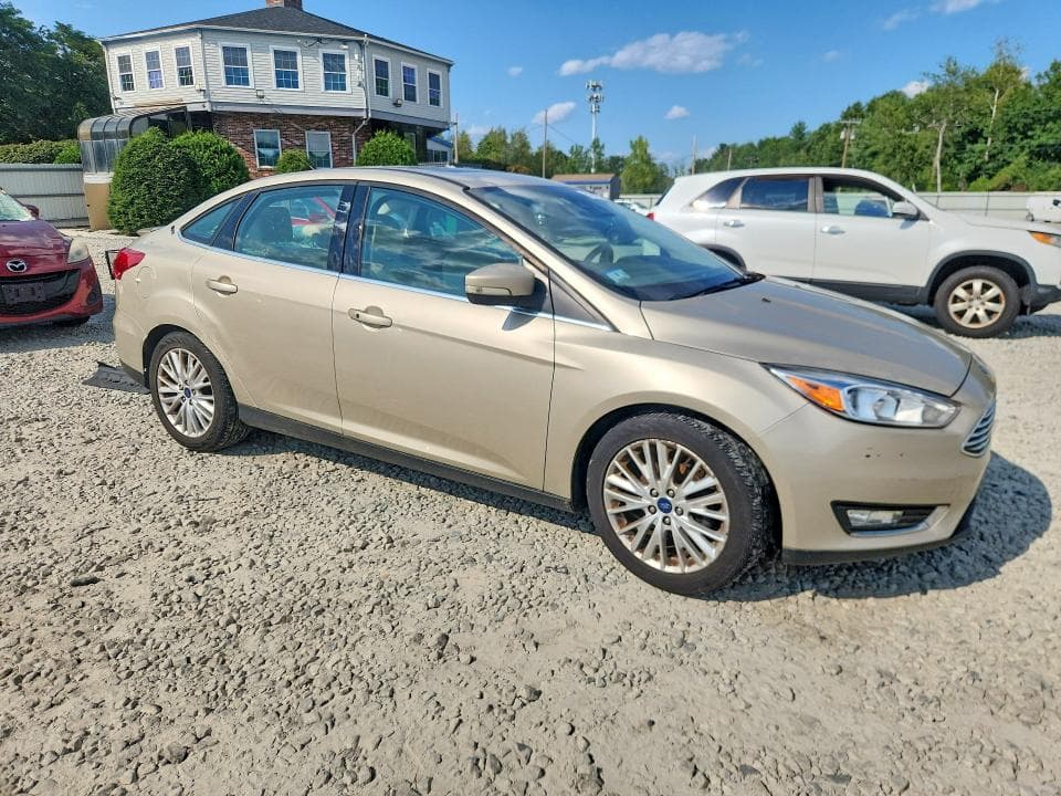 2017 FORD FOCUS TITANIUM 4