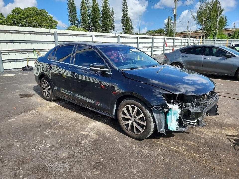 2017 VOLKSWAGEN JETTA SE 4