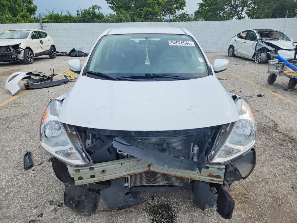 2019 NISSAN VERSA SV 5