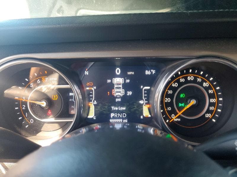 2018 JEEP WRANGLER UNLIMITED SAHARA 9