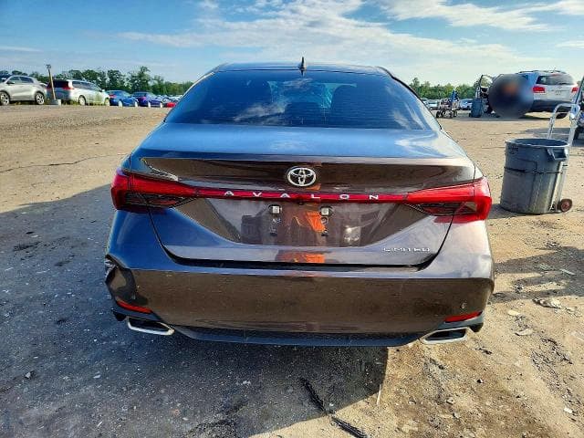 2019 TOYOTA AVALON LIMITED 6