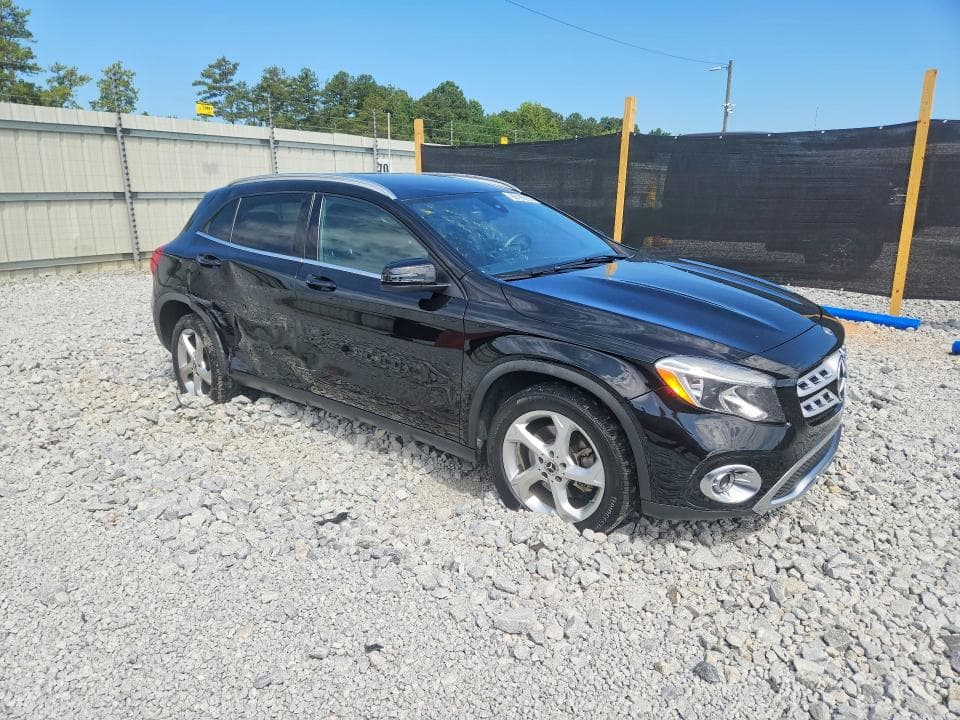 2018 MERCEDES-BENZ GLA 250 4